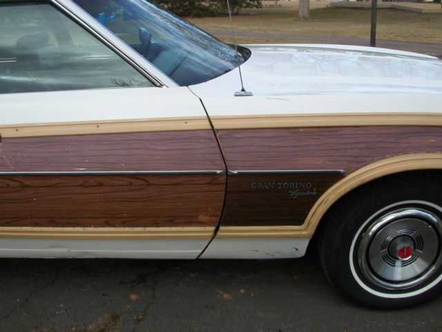 1976 Ford Torino Brougham Squire - photo 10
