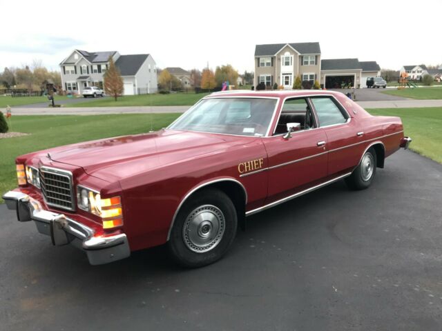 1976 Ford LTD Fire Chief Car with Fleet Package Fun Solid Special Service Car 1976 Ford LTD Base Fleet