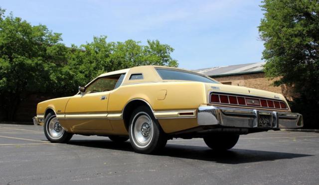 1976 Ford Thunderbird Creme and Gold Luxury - photo 3