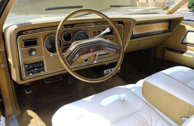 1976 Ford Thunderbird Creme and Gold Luxury - photo 4
