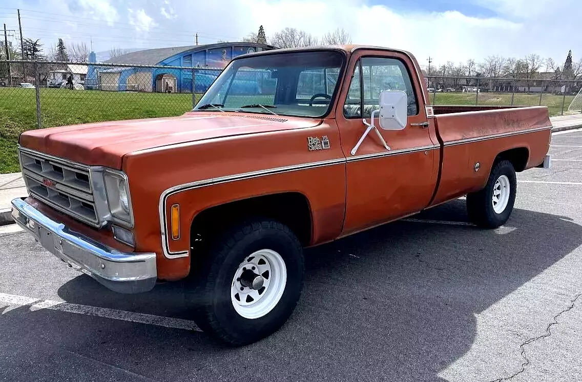 1976 GMC High Sierra 15 Square Body 4X4, low miles, original 400-V8, A/C truck! 1976 GMC Sierra 1500 High Sierra 400-V8 4X4!