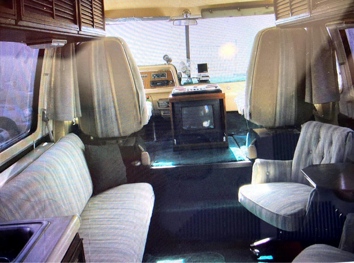 1976 GMC Motorhome - photo 3