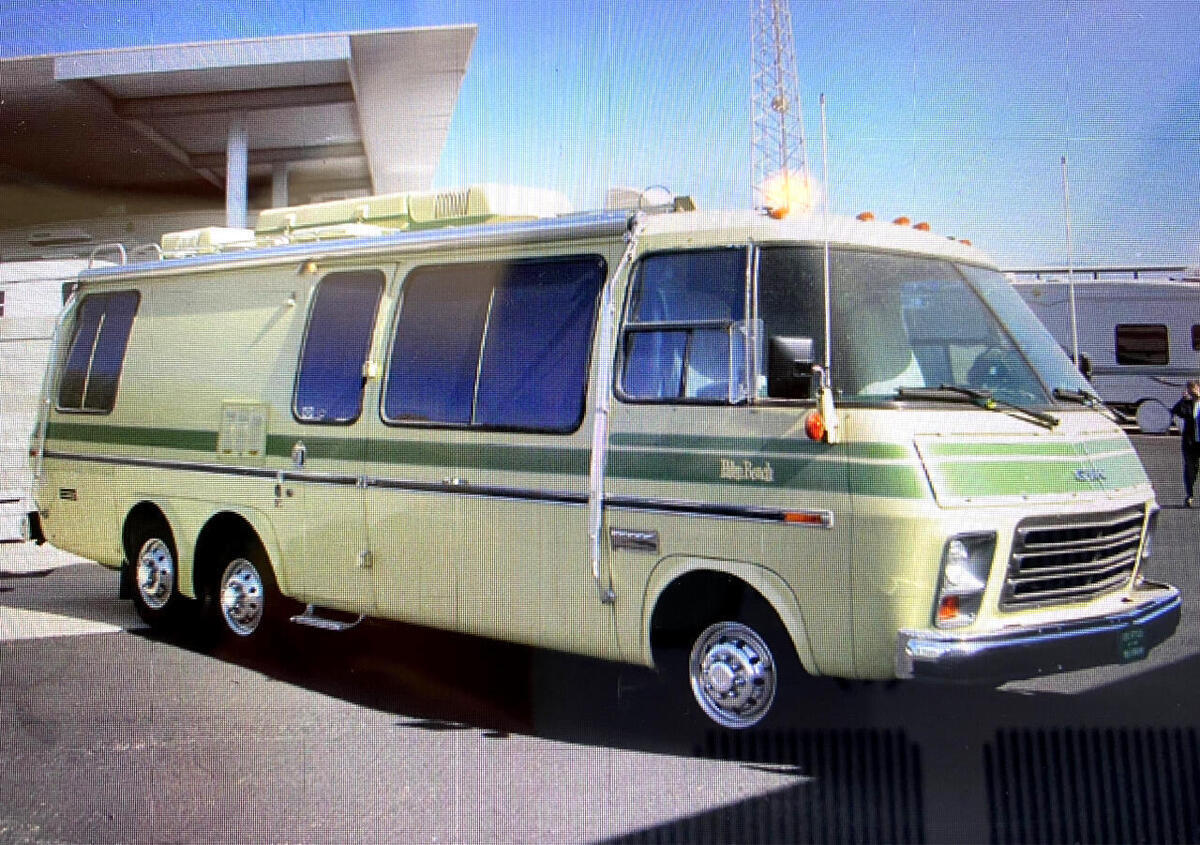 1976 GMC Motorhome - photo 4