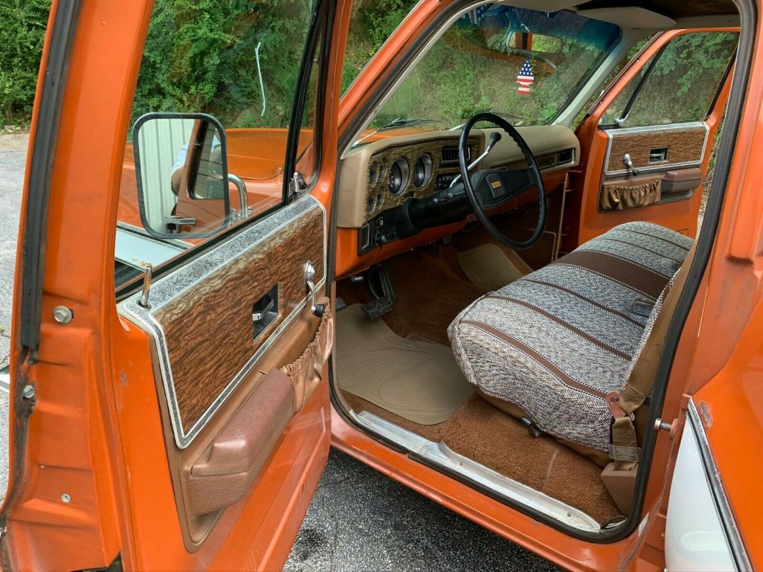 1976 GMC Suburban Daily Classic Cruiser Shop Truck - photo 6