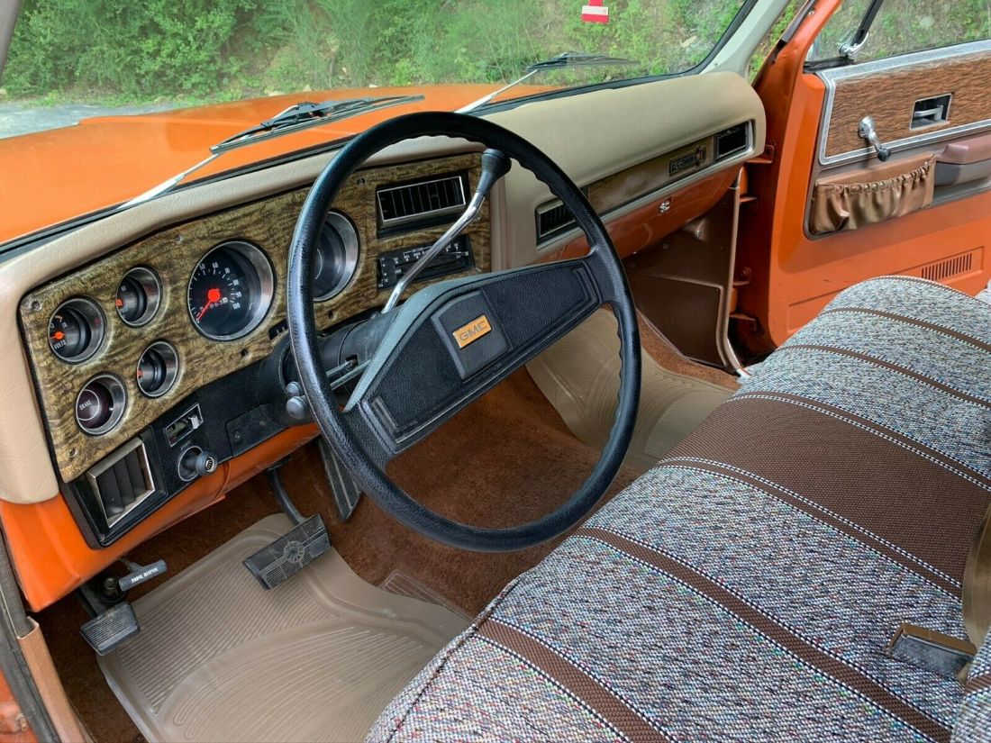 1976 GMC Suburban Daily Classic Cruiser Shop Truck - photo 7