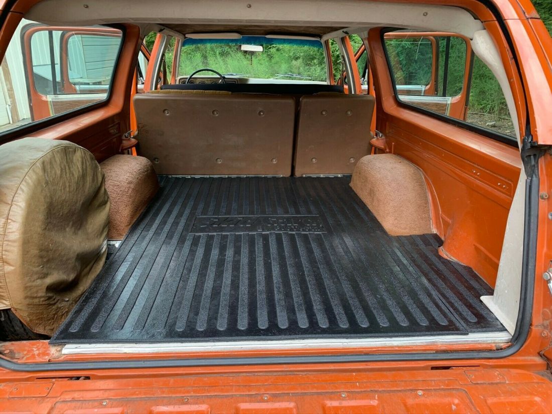 1976 GMC Suburban Daily Classic Cruiser Shop Truck - photo 9