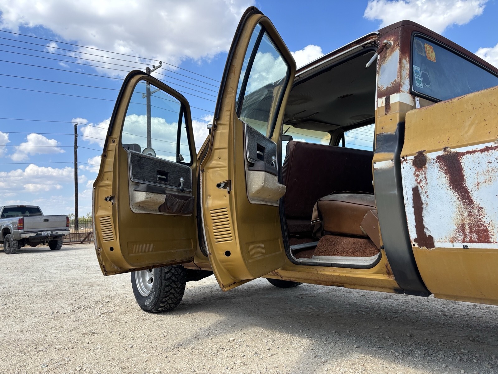 1976 GMC Sierra 3+3 Camper Special - photo 11