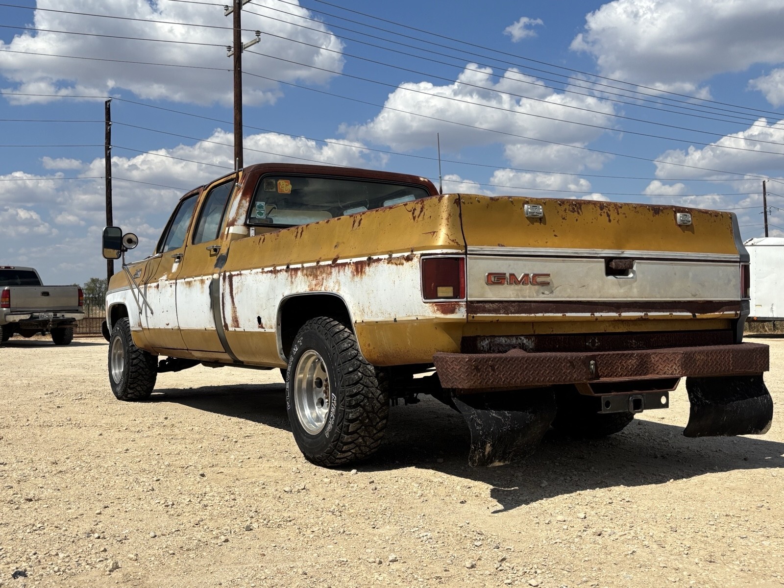 1976 GMC Sierra 3+3 Camper Special - photo 2