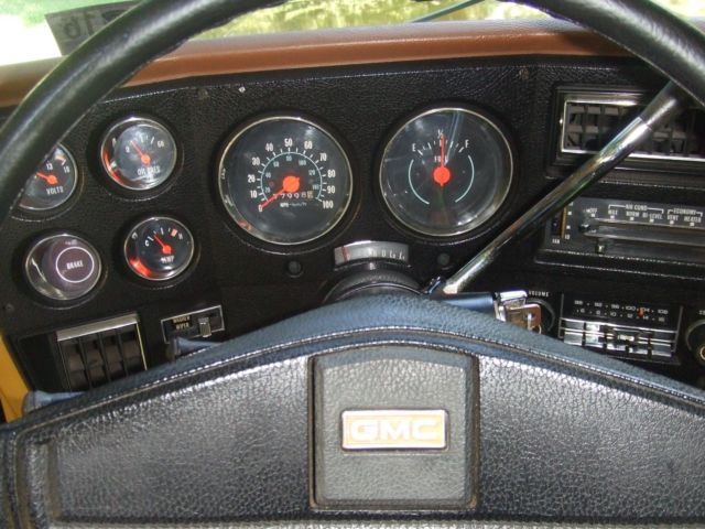 1976 Chevrolet Suburban - photo 11