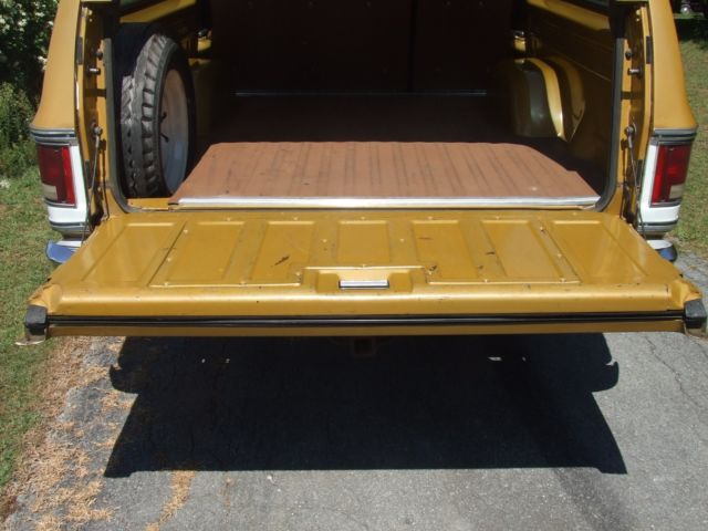 1976 Chevrolet Suburban - photo 7