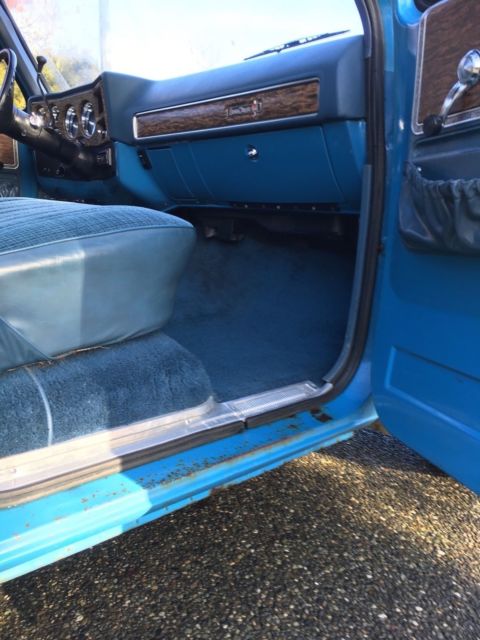 1976 GMC Suburban Sierra Classic - photo 12