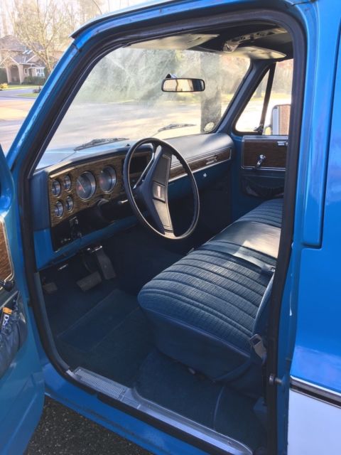 1976 GMC Suburban Sierra Classic - photo 7