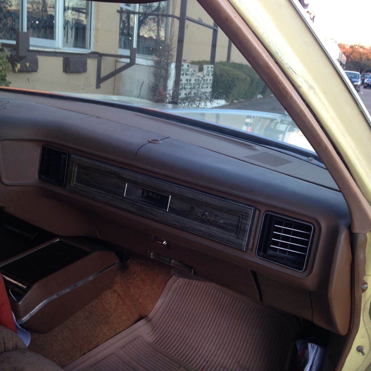 1976 Pontiac Bonneville Top of the line. - photo 8