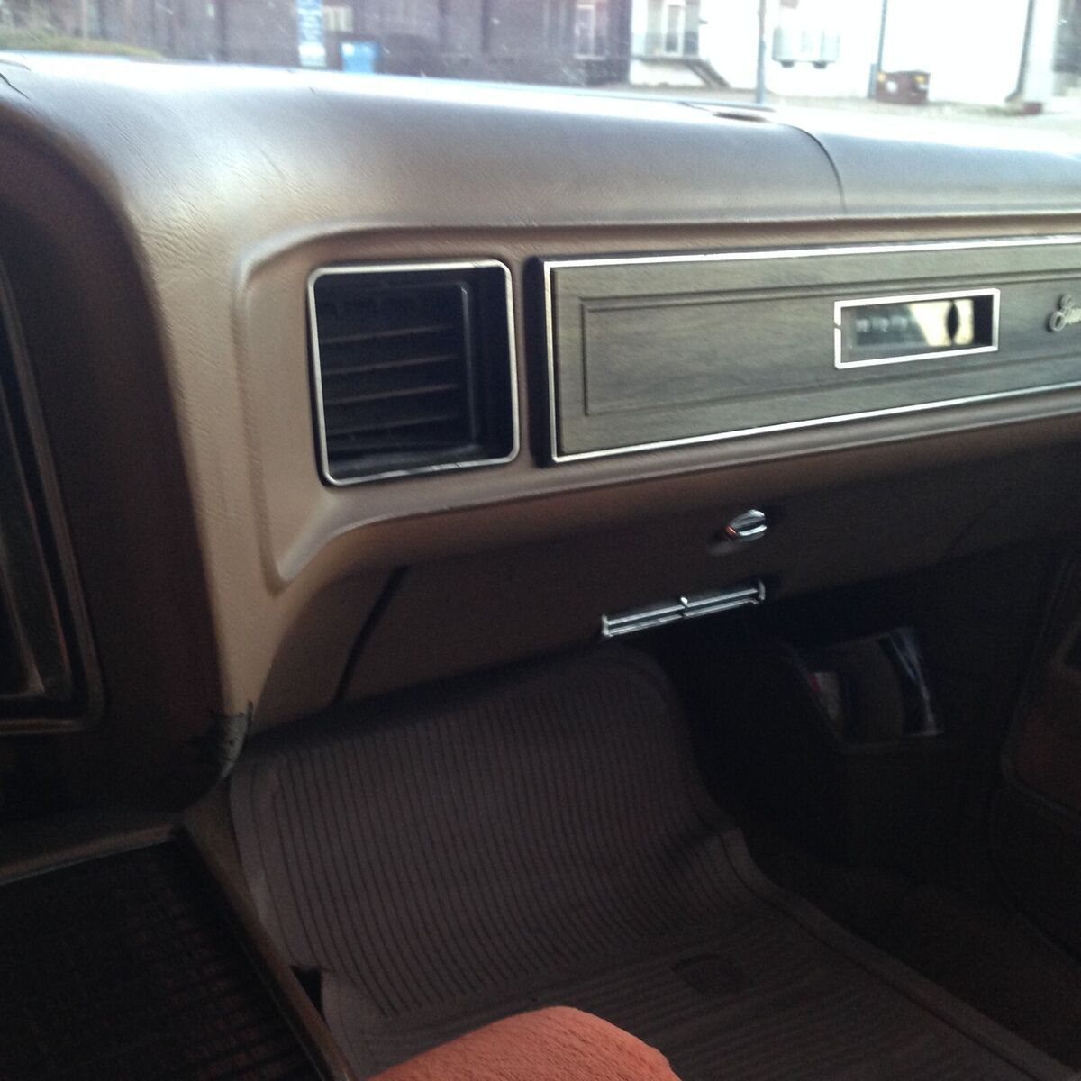 1976 Pontiac Bonneville Top of the line. - photo 9