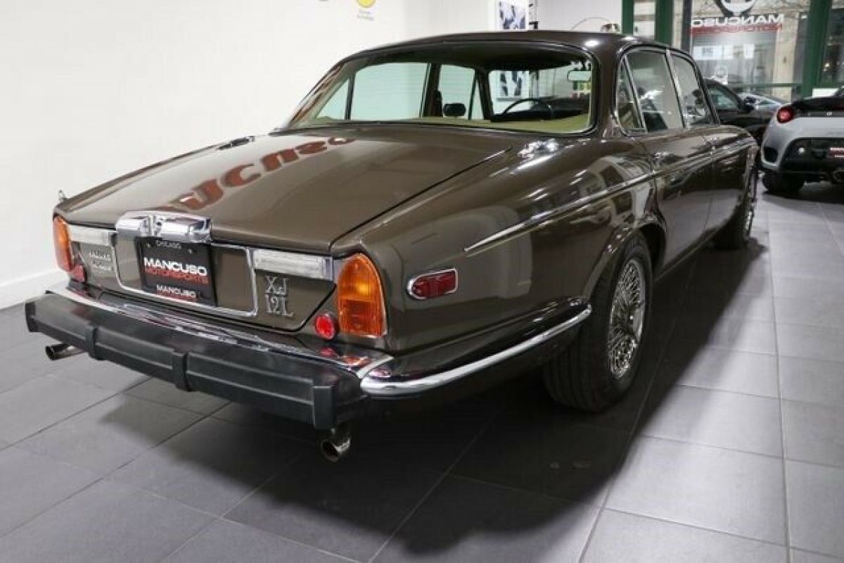 1976 Jaguar XJ12 Sedan, 4D - photo 12