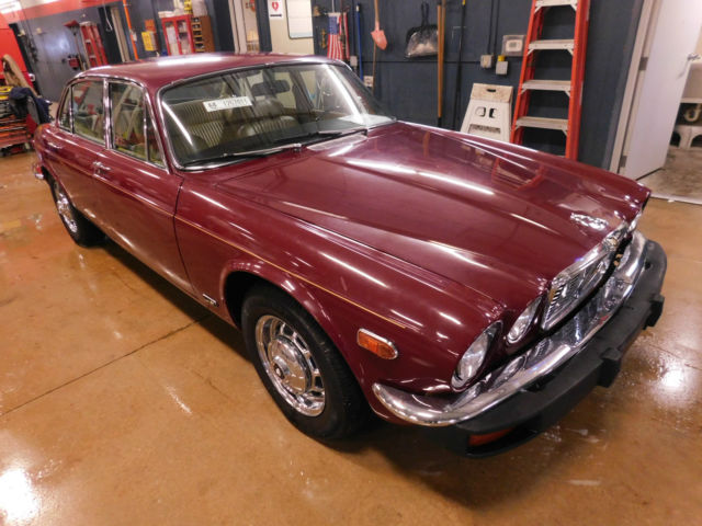 1976 Jaguar XJ6 T1257011 1976 Jaguar XJ6 N/A