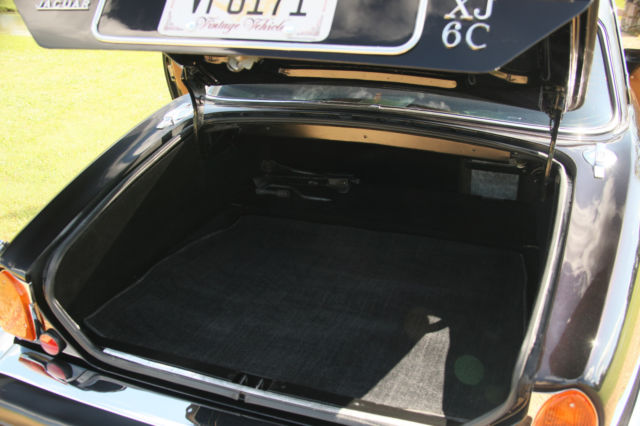 1976 Jaguar XJ6 - photo 11