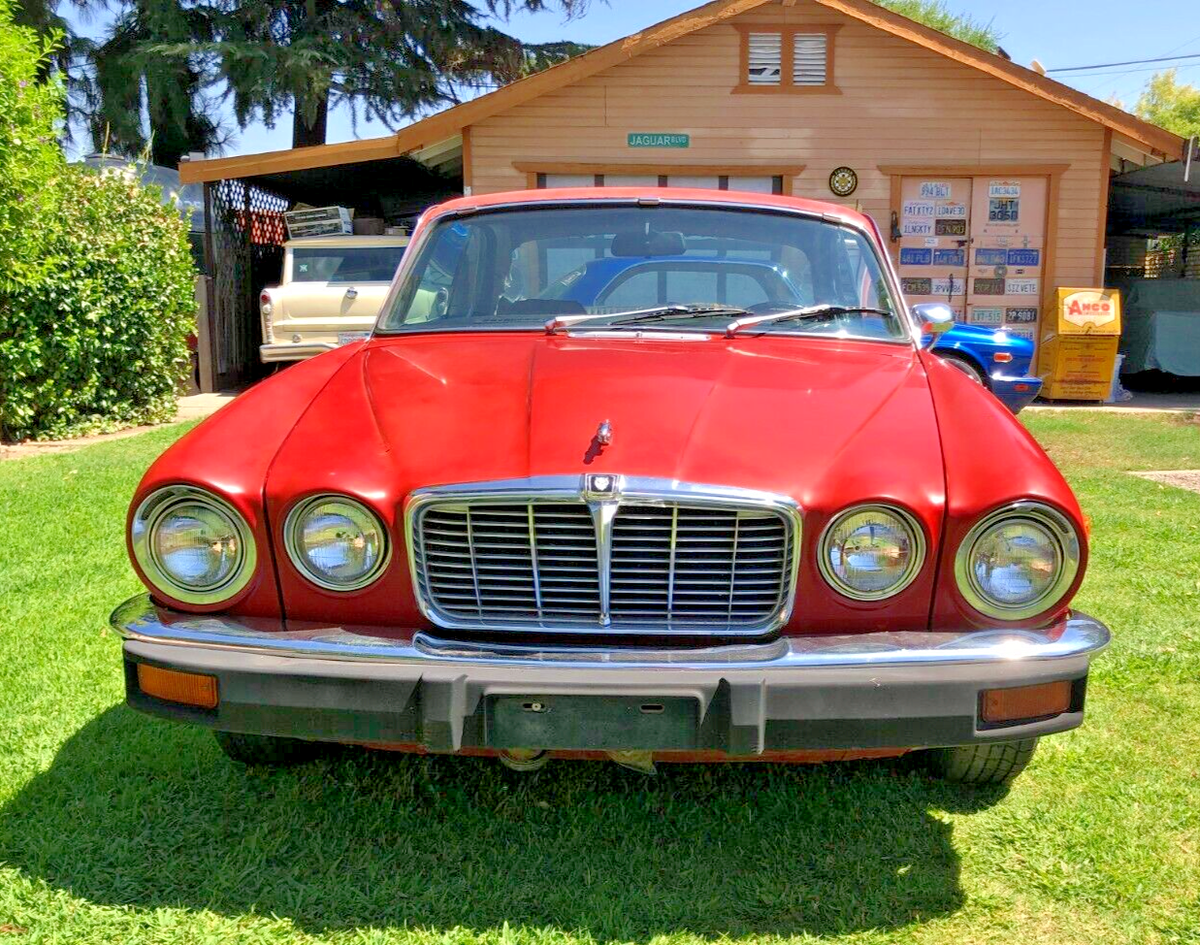 1976 Jaguar XJ6 - photo 2