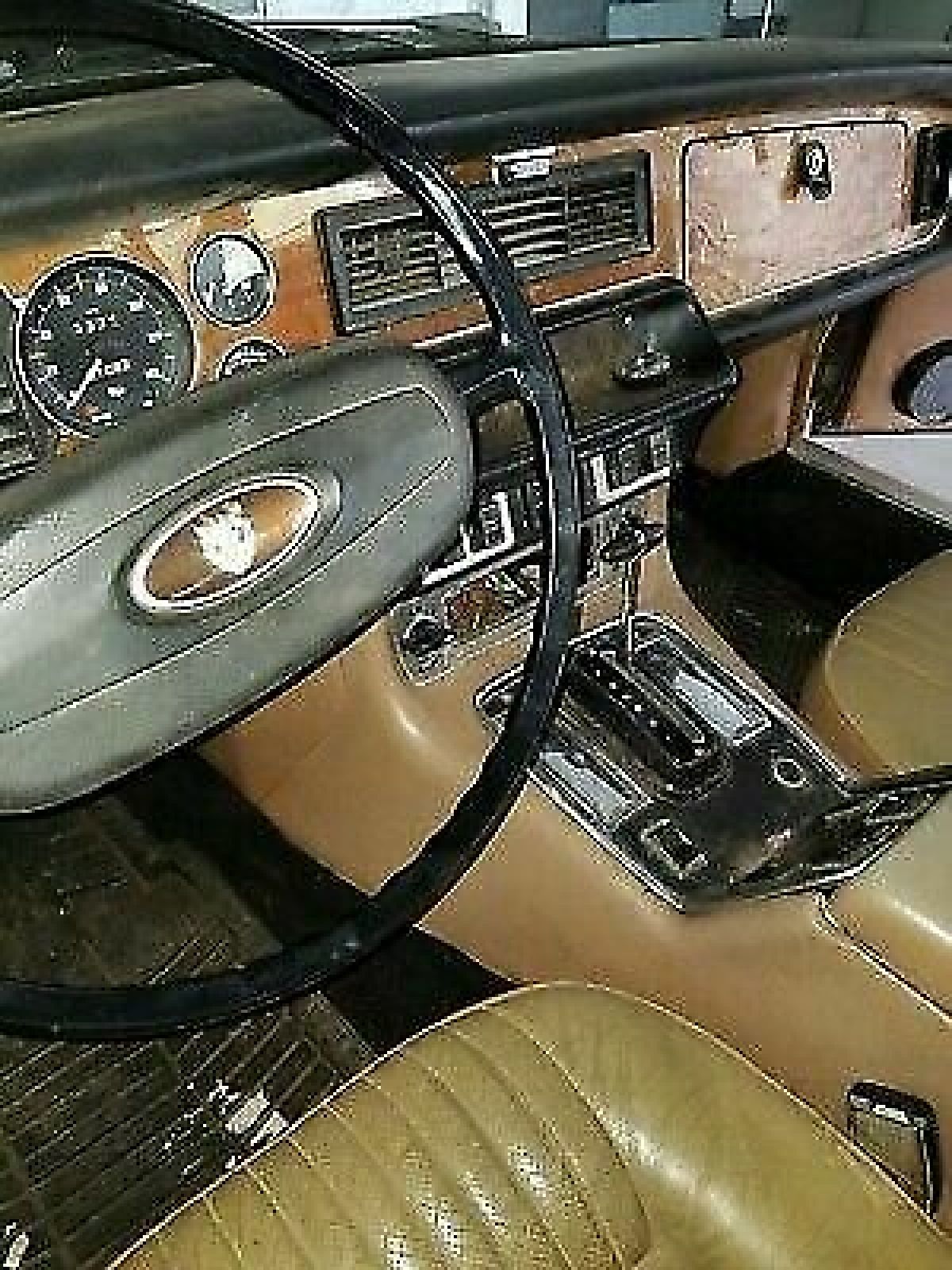 1976 Jaguar XJ6L chrome - photo 11