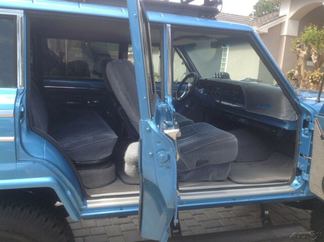 1976 Jeep Wagoneer Completely Restored Motor and Transmission - photo 3