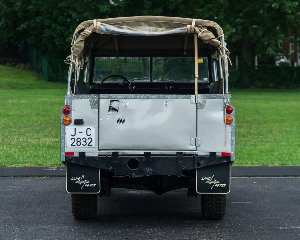 1976 Land Rover Santana 109 - photo 4
