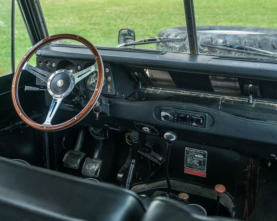1976 Land Rover Santana 109 - photo 7