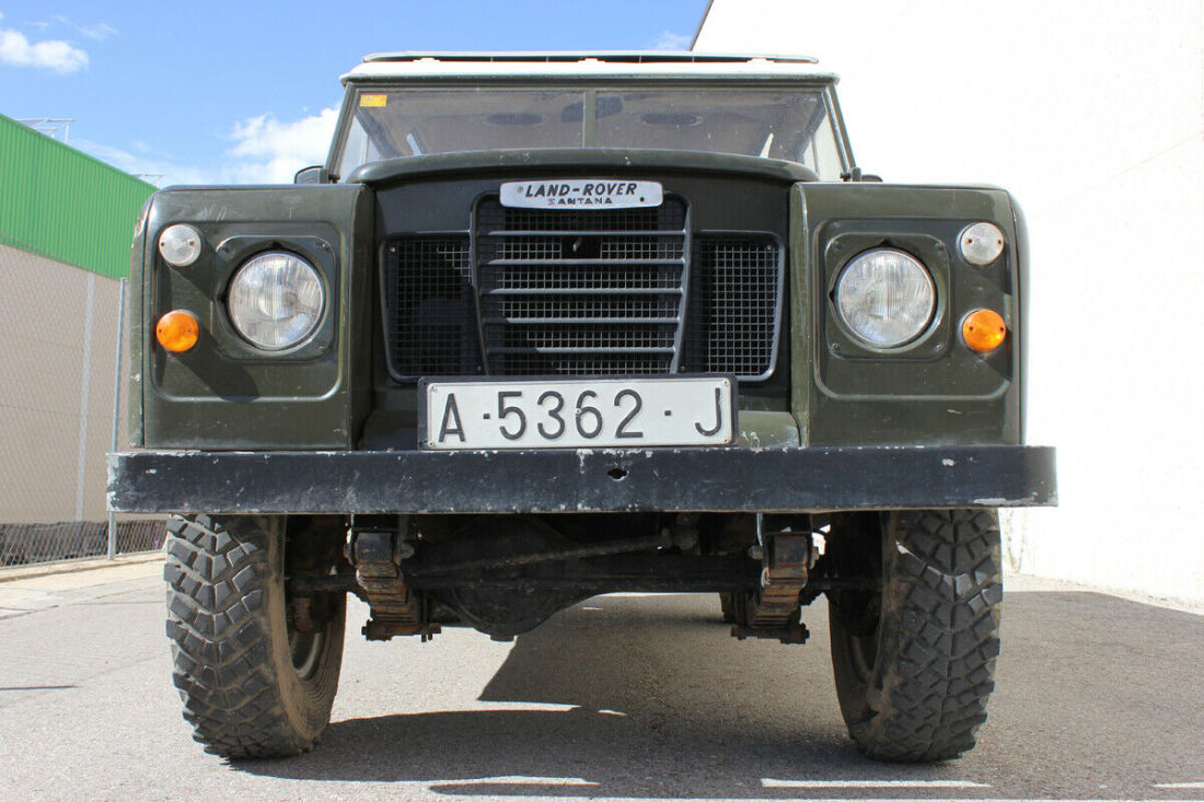 1976 LAND ROVER SANTANA SERIES III 109 1976 Land Rover SERIES III 109