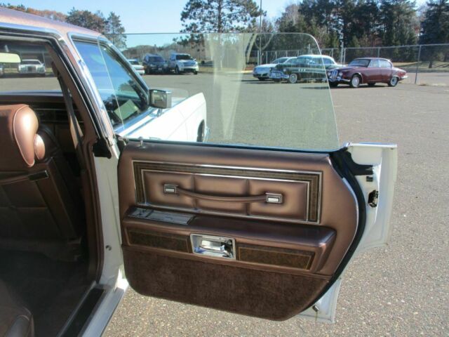 1976 Lincoln Continental 4 dr - photo 12