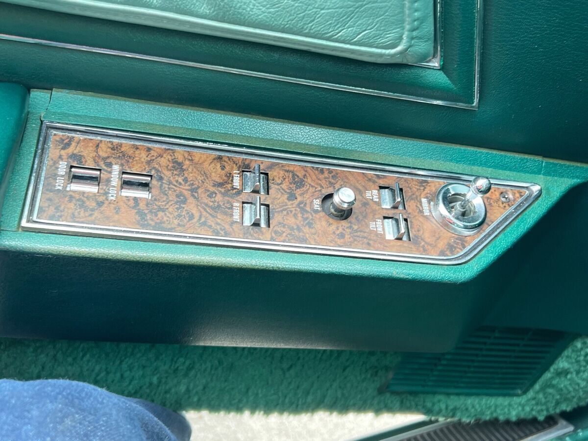 1976 Lincoln Continental - photo 9