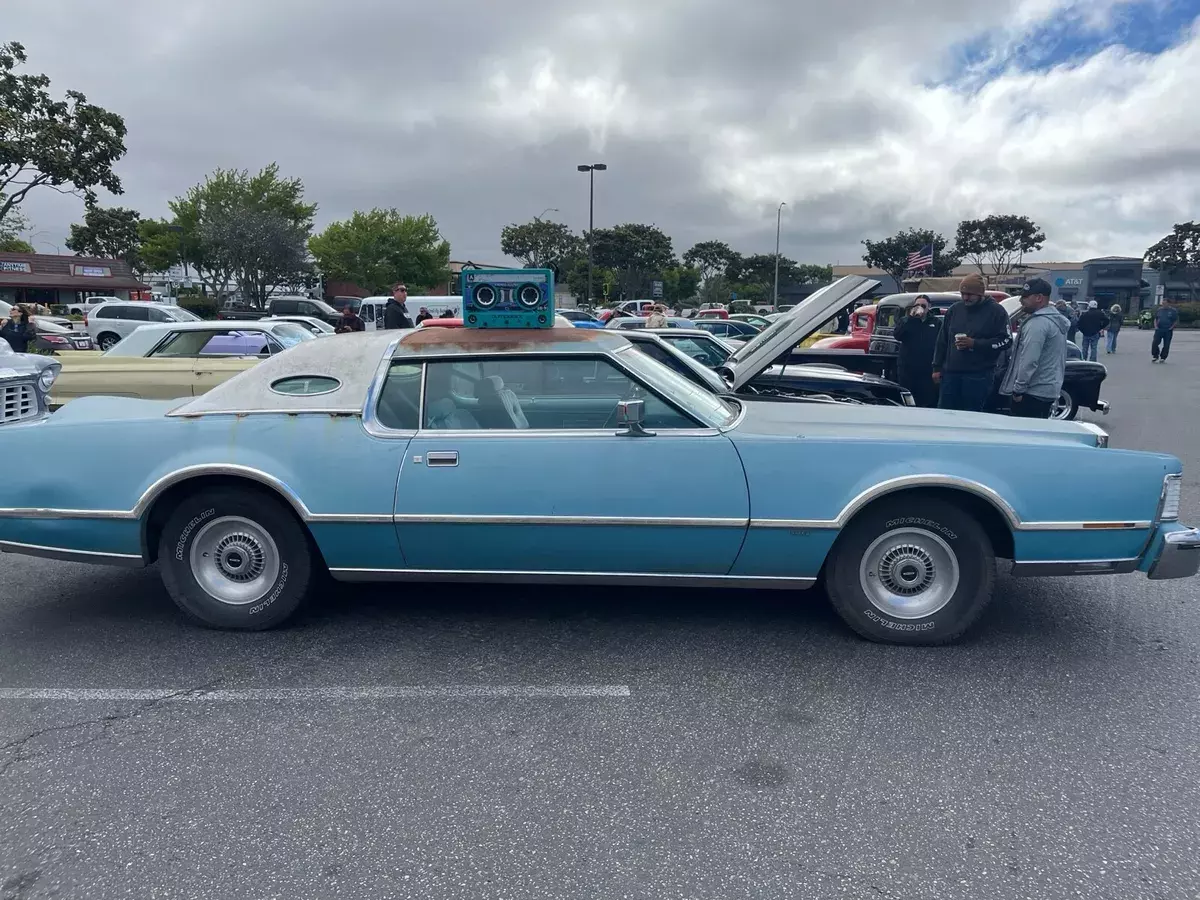 1976 Lincoln Continental MK 4 Blue Givenchey edition 1976 Lincoln Continental Givenchey edition