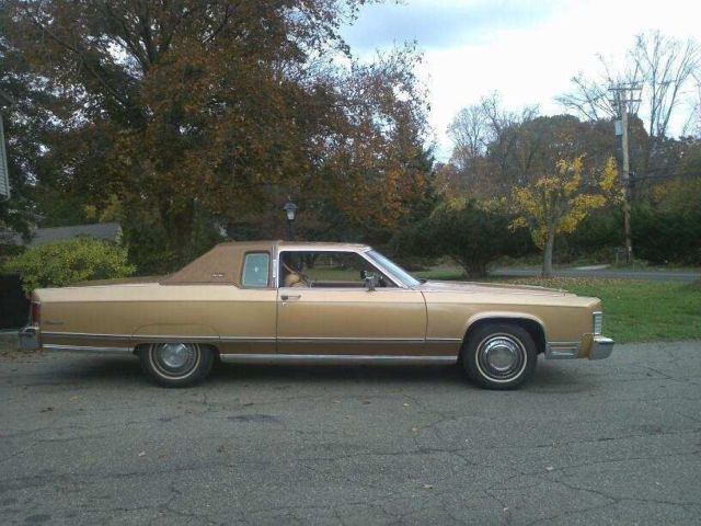 1976 Lincoln Continental - Only 27,000 Original Miles !!!!! 1976 Lincoln Town Car Coupe 2-dr