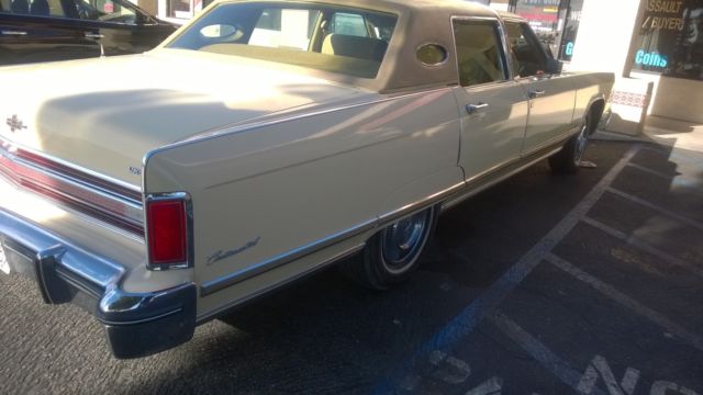 1976 Lincoln Town Car - photo 3