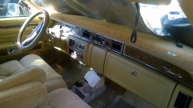 1976 Lincoln Town Car - photo 4