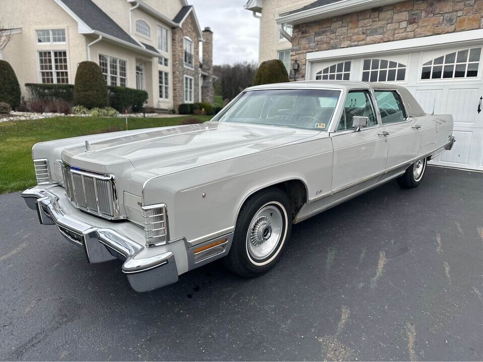 1976 Lincoln Continental Town Car - photo 2