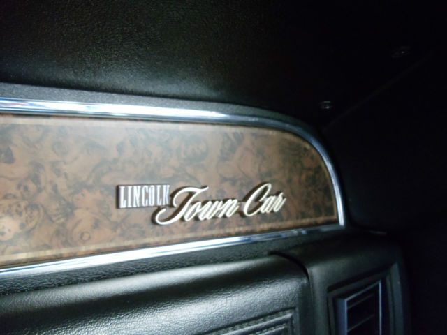 1976 Lincoln Continental Town Car - photo 7