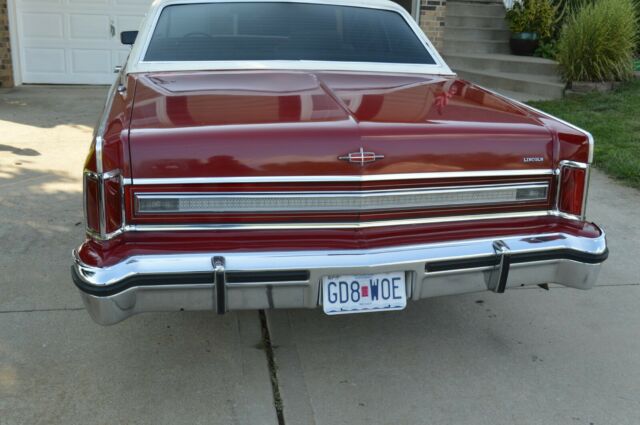 1976 Lincoln Continental Town Coupe - photo 13