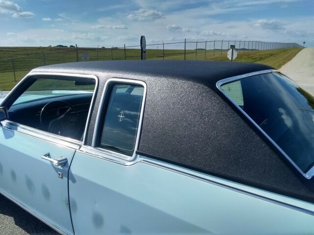 1976 Lincoln Continental Town Coupe - photo 3