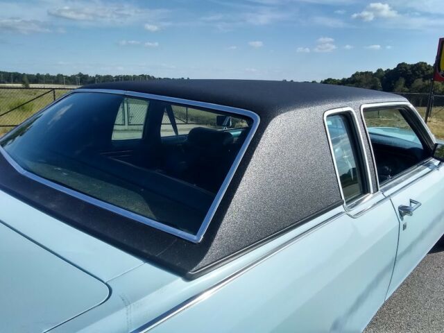 1976 Lincoln Continental Town Coupe - photo 4
