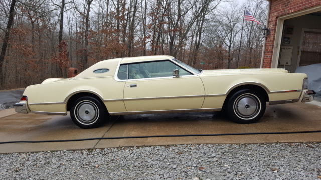 1976 Lincoln Continental Base Hardtop 2-Door