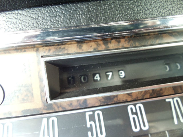 1976 Lincoln Town Car - photo 2