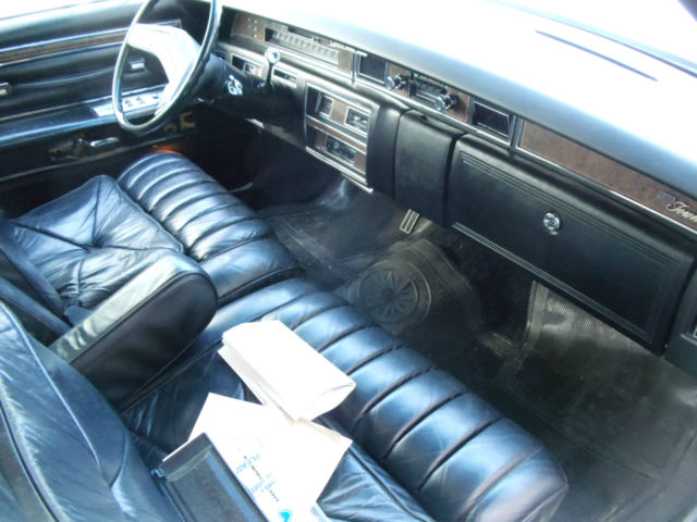 1976 Lincoln Town Car - photo 8