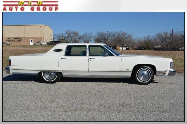 1976 Lincoln Town Car Sedan - photo 2