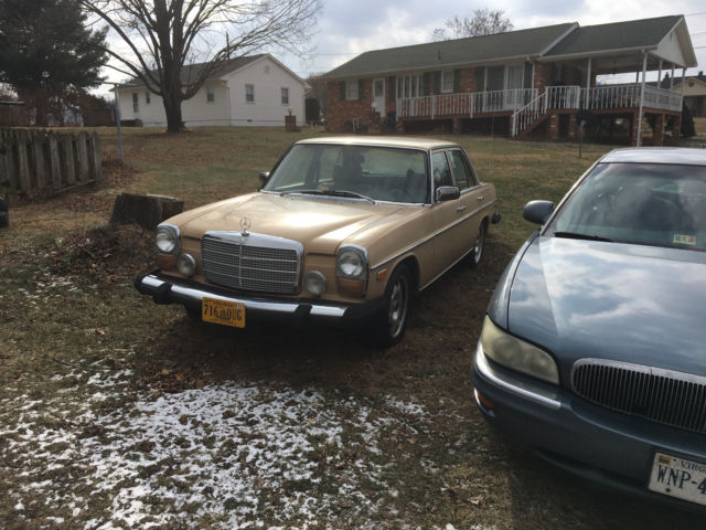 1976 Mercedes-Benz 200-Series