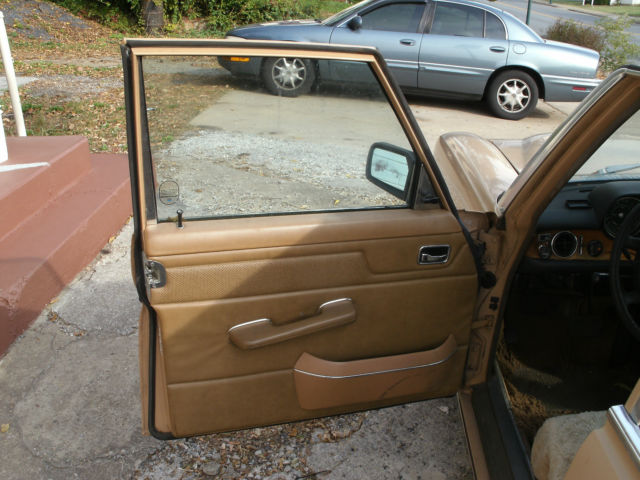 1976 Mercedes-Benz 200-Series - photo 5