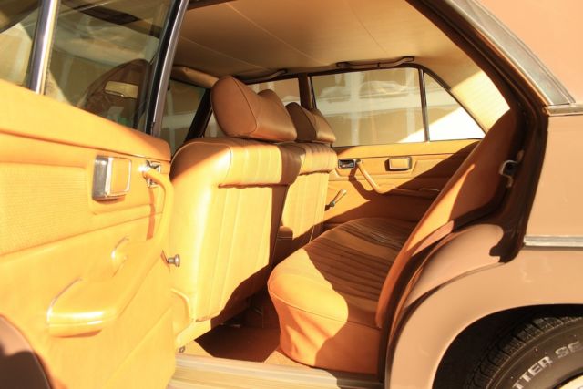 1976 Mercedes-Benz 200-Series Base Sedan 4-Door - photo 12