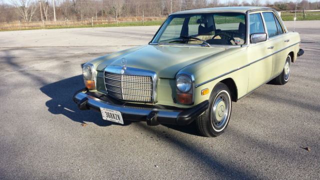 1976 Mercedes-Benz 200-Series - photo 3
