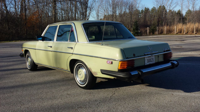 1976 Mercedes-Benz 200-Series - photo 5