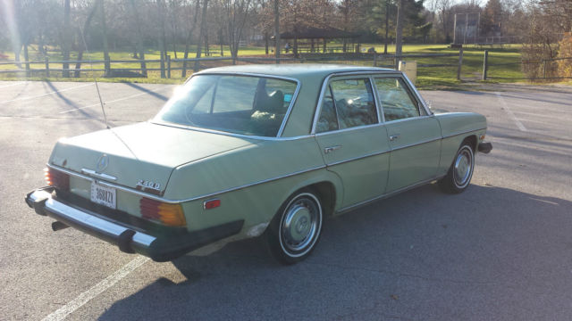 1976 Mercedes-Benz 200-Series - photo 6