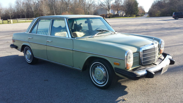 1976 Mercedes-Benz 200-Series - photo 8