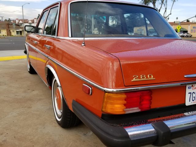1976 Mercedes-Benz 200-Series leather - photo 2